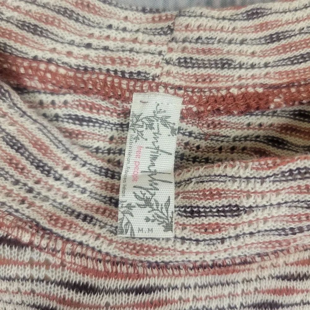 Free People Geometric Short Sleeve Mock Neck Crop Top Tan Red size Medium - Picture 5 of 7